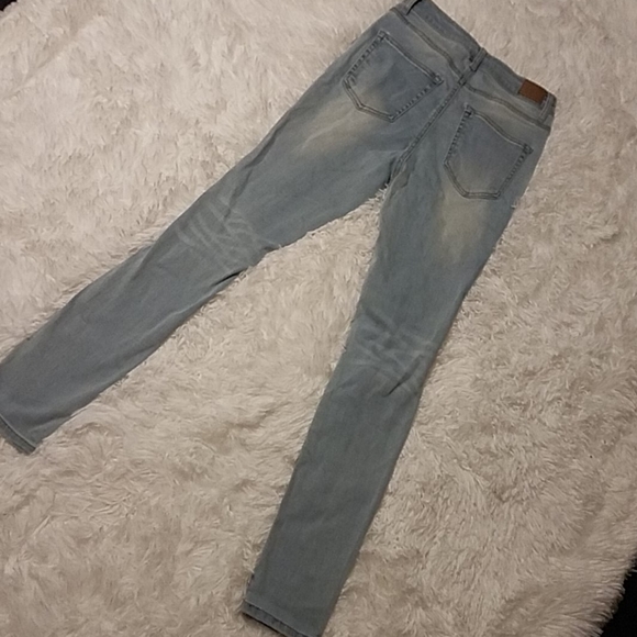 NWOT BlueNotes Distressed/Destroyed High Waist Skinny Jeans - Picture 2 of 4